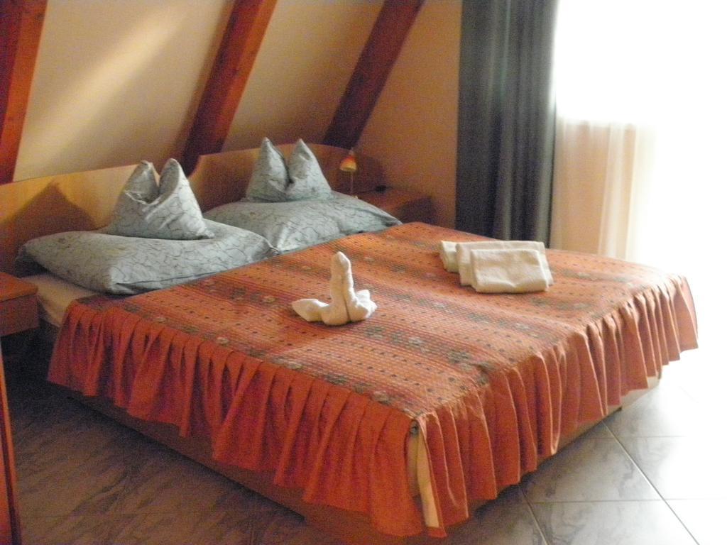 Kristaly Apartman Heviz Bagian luar foto