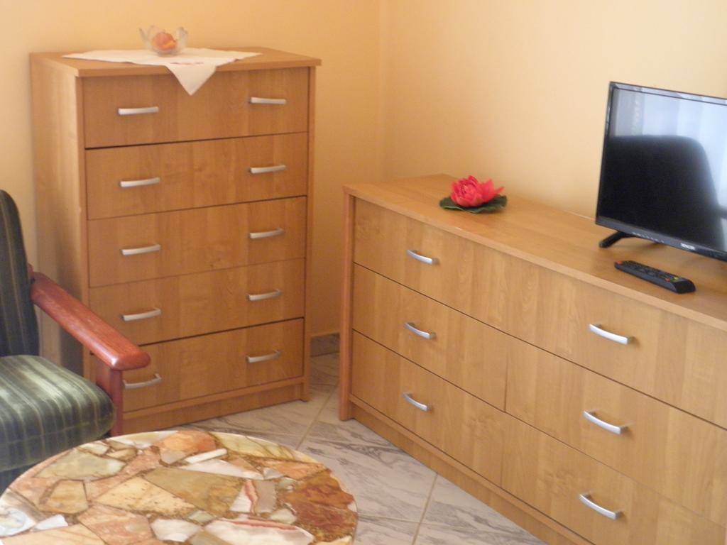 Kristaly Apartman Heviz Bagian luar foto