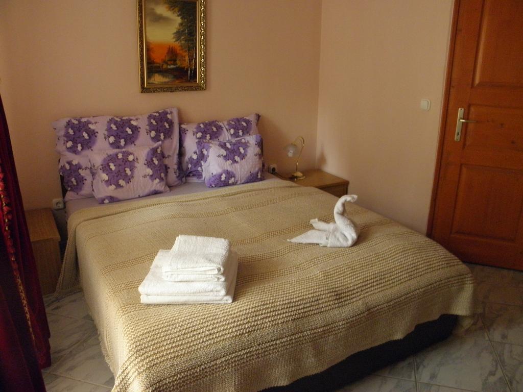 Kristaly Apartman Heviz Bagian luar foto