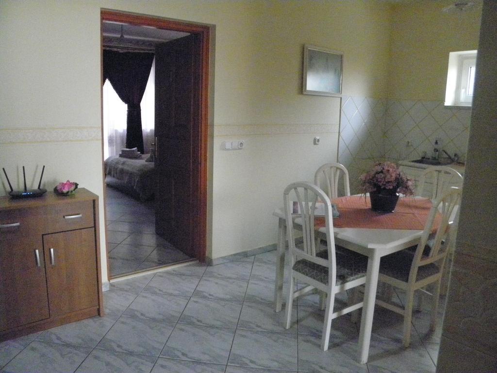 Kristaly Apartman Heviz Bagian luar foto