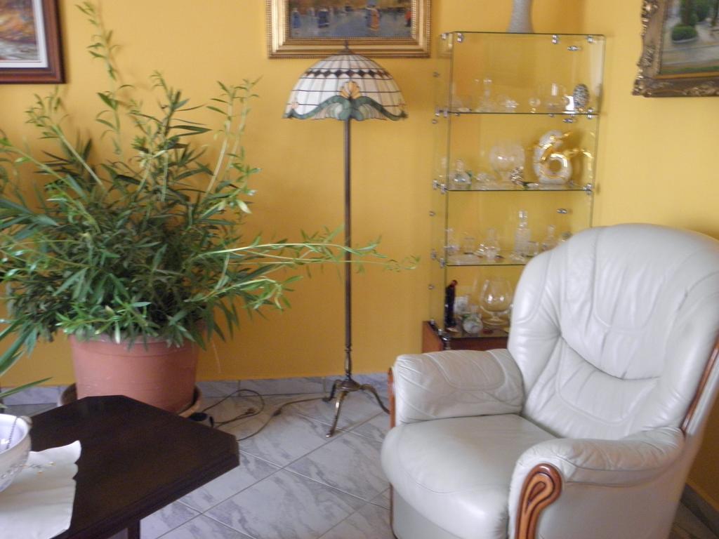 Kristaly Apartman Heviz Bagian luar foto