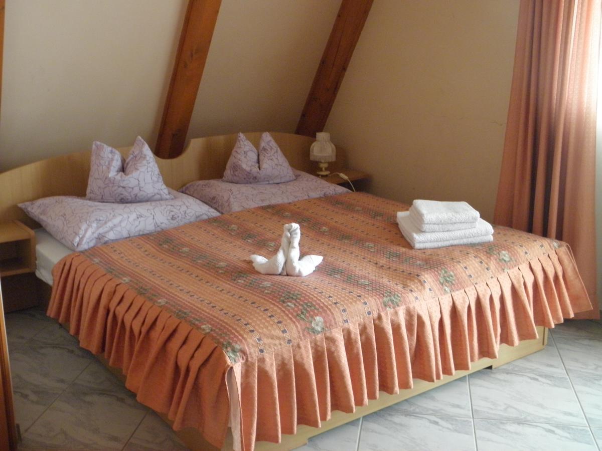 Kristaly Apartman Heviz Bagian luar foto